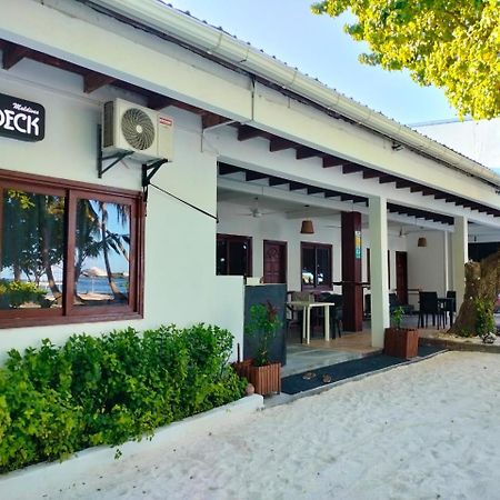 Surf Deck Hotel Thulusdhoo Bagian luar foto